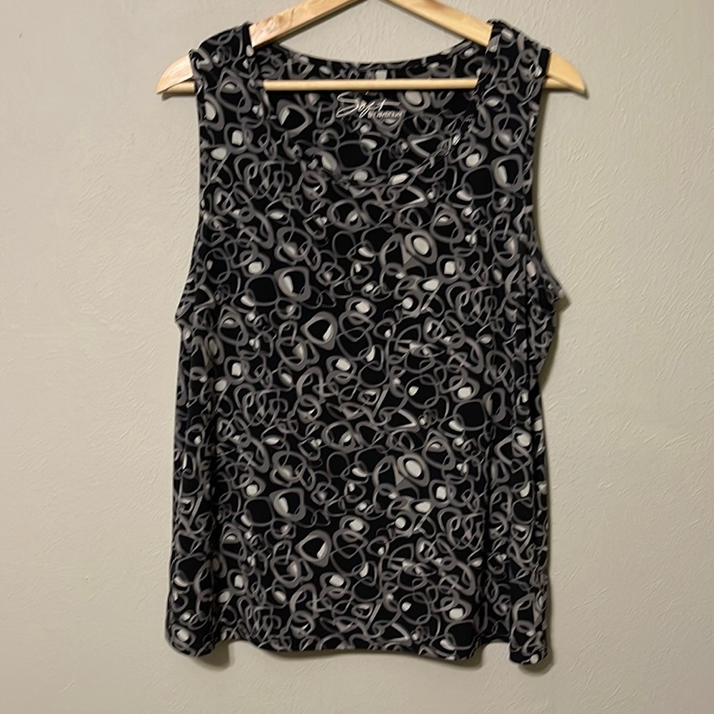 Soft by Avenue sleeveless top, 14/16.